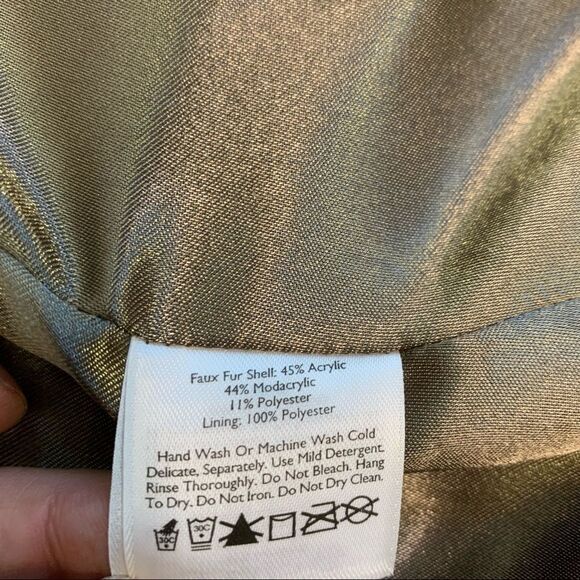 Eddie Bauer faux fur vegan brown tan hook closure fall winter vest size Medium - Picture 6 of 10